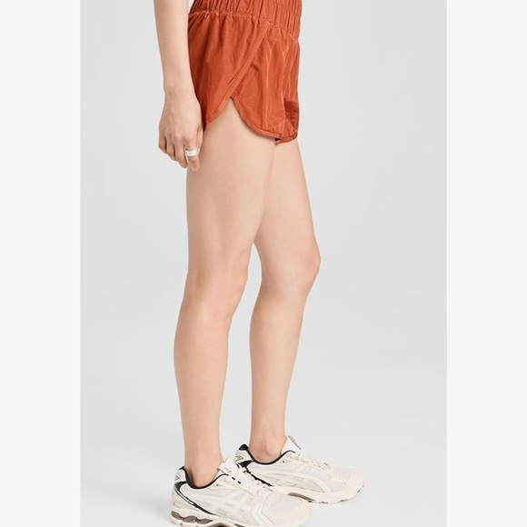 FREE PEOPLE MOVEMENT WOMENS CASUAL SHORTS HIGH WAISTED LINED WAY HOME RED EARTH - Picture 2 of 10